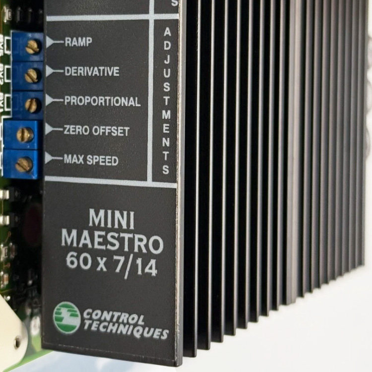 MAESTRO DCD60X7-14 Mini Maestro Servo Drive Control 60X714...jpg